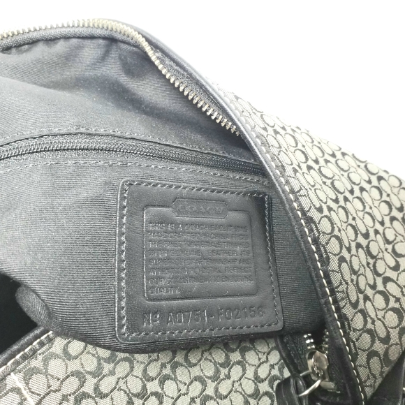 Coach Signature C Hobo Style shoulder purse - Picture 4 of 8